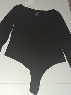 ReoRia Black Long-Sleeve Scoop Neck Bodysuit